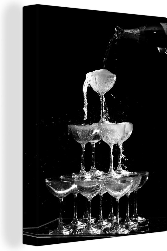 Canvas Schilderij Champagne dat wordt ingeschonken - zwart wit - 90x120 cm - Wanddecoratie