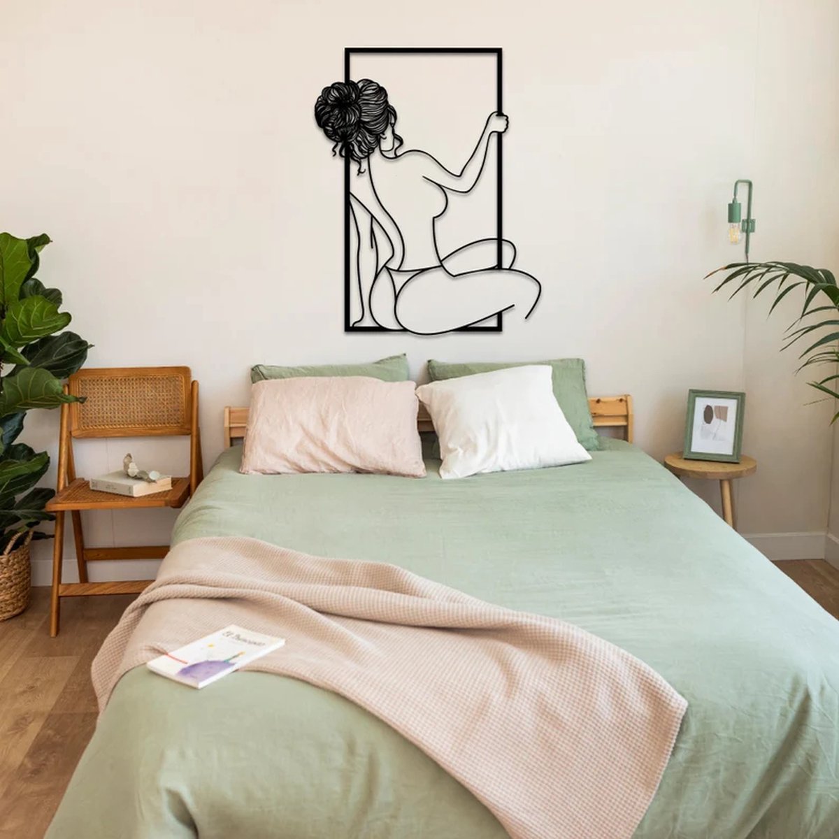 Metalen Wanddecoratie Elegante Vrouw – 3D Wandkunst – Zwart – 70 x 55 cm