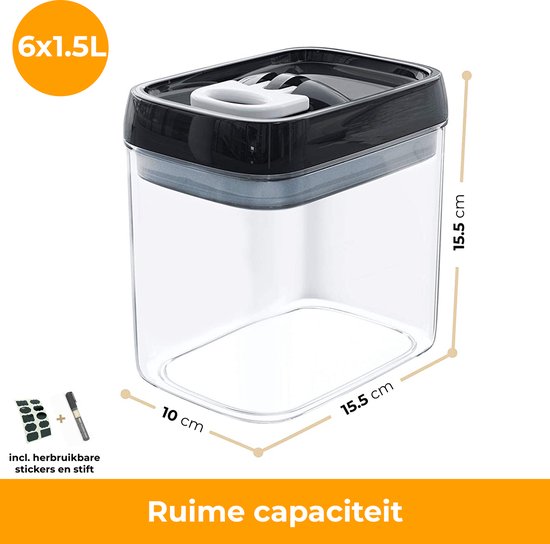 Un seul pot de stockage transparent de 1.5L avec couvercle noir, dimensions 10x15.5x15.5 cm, incluant étiquettes et marqueur.