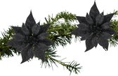 Kerstboom bloemen op clip - 2x stuks - zwart glitter - kunststof - 18 cm