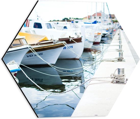 WallClassics - Dibond Hexagon - Bateaux au Port - 40x34,8 cm Photo sur Hexagone (Avec Système d'accrochage)