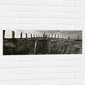 WallClassics - Muursticker - Binnenkant van Oud Schip - 90x30 cm Foto op Muursticker