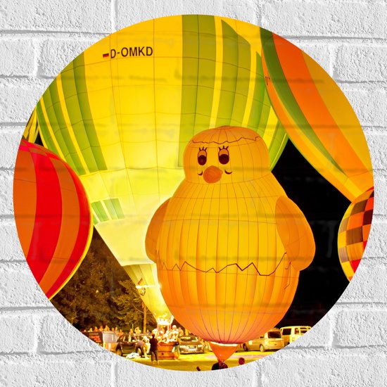 WallClassics - Muursticker Cirkel - Gekleurde en Verlichte Ballonnen - 60x60 cm Foto op Muursticker