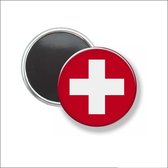 Button Met Magneet 58 MM - Vlag Zwitserland - NIET VOOR KLEDING