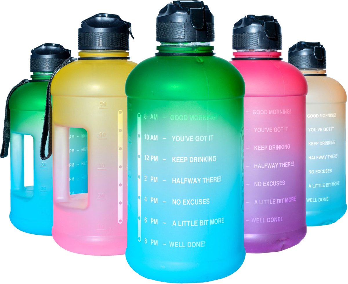 Quality Needz - Bidon - 2 Liter - Waterfles - Stevig & Handig Handvat - Sportfles - Waterfles Met Tijdmarkeringen - Gallon - Water Bottle - Grote - Waterfles Met Rietje