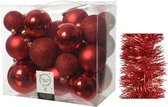Kerstversiering kunststof kerstballen 6-8-10 cm met folieslingers pakket rood van 28x stuks - Kerstboomversiering
