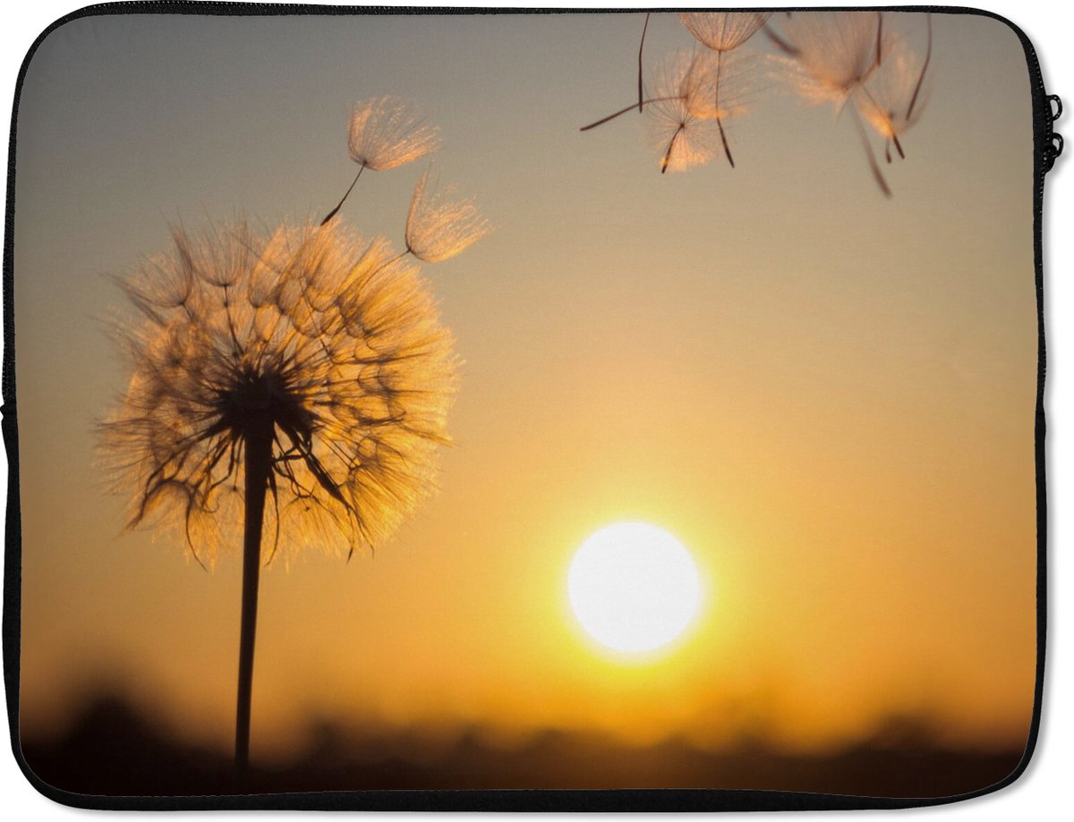Laptophoes 15.6 inch - Paardenbloem - Zon - Zonsondergang - Laptop sleeve - Binnenmaat 37x26 cm - Zwarte achterkant