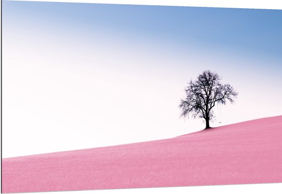 WallClassics - Dibond - Boom op Roze Heuvel - 150x100 cm Foto op Aluminium (Met Ophangsysteem)
