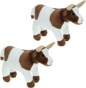 Set van 2x stuks pluche knuffel dieren Koe bruin/wit van 23 cm - Speelgoed boerderij knuffels
