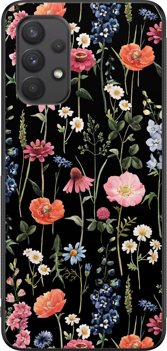 Leuke Telefoonhoesjes - Hoesje geschikt voor Samsung Galaxy A32 4G - Dark flowers - Backcover zwart - Bloemen - Zwart