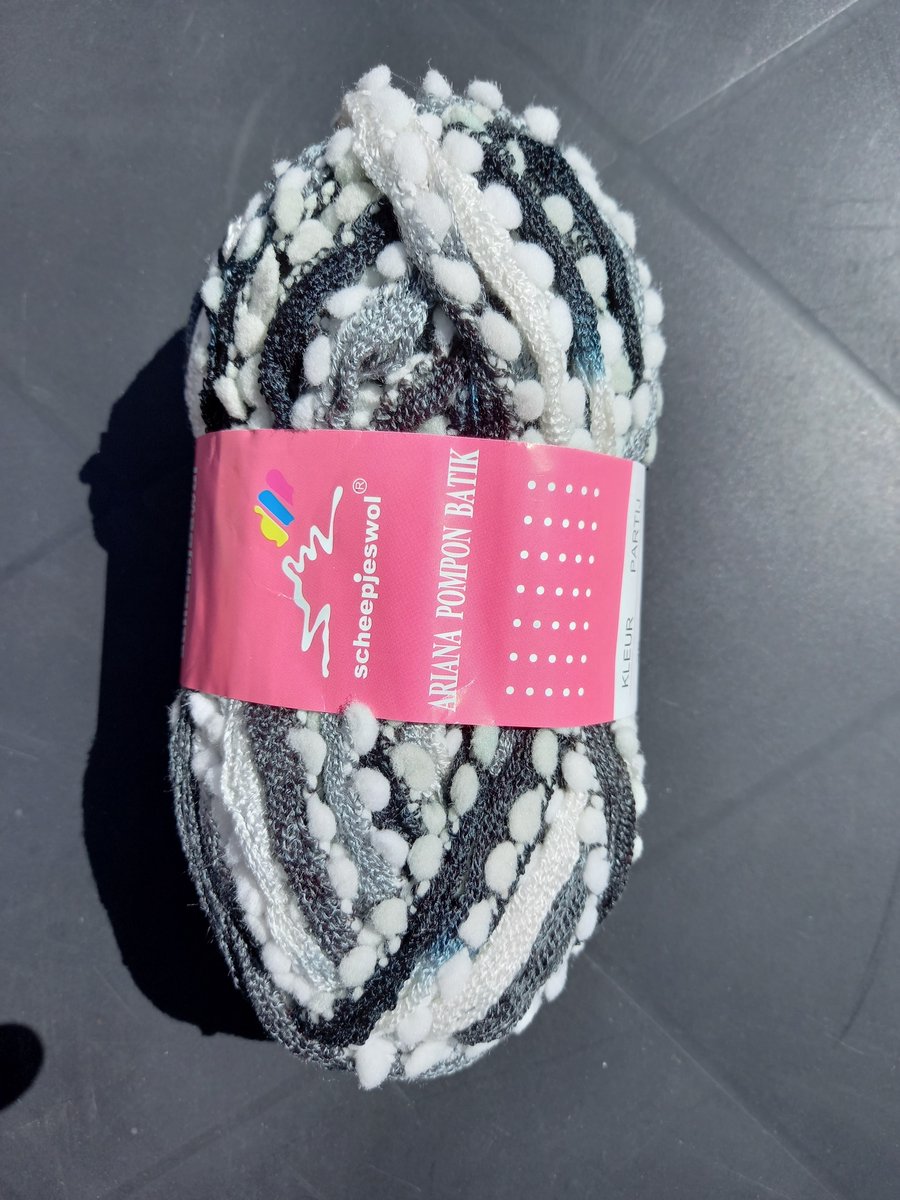Ariana Pompon Batik sjaaltjesgaren (Scheepjes)