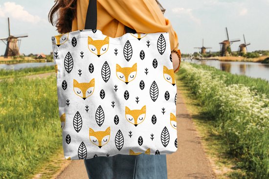 MuchoWow® Schoudertas - Strandtas - Big Shopper - Boodschappentas - Vos - Scandinavisch - Kinderen - Bladeren - Patronen - 40x40 cm - Katoenen tas