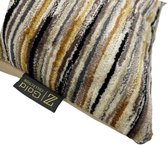 Zippi Design Lucky Stripes 45x45 cm sierkussen kleur creme, zwart, geel, bruin, achterzijde goud