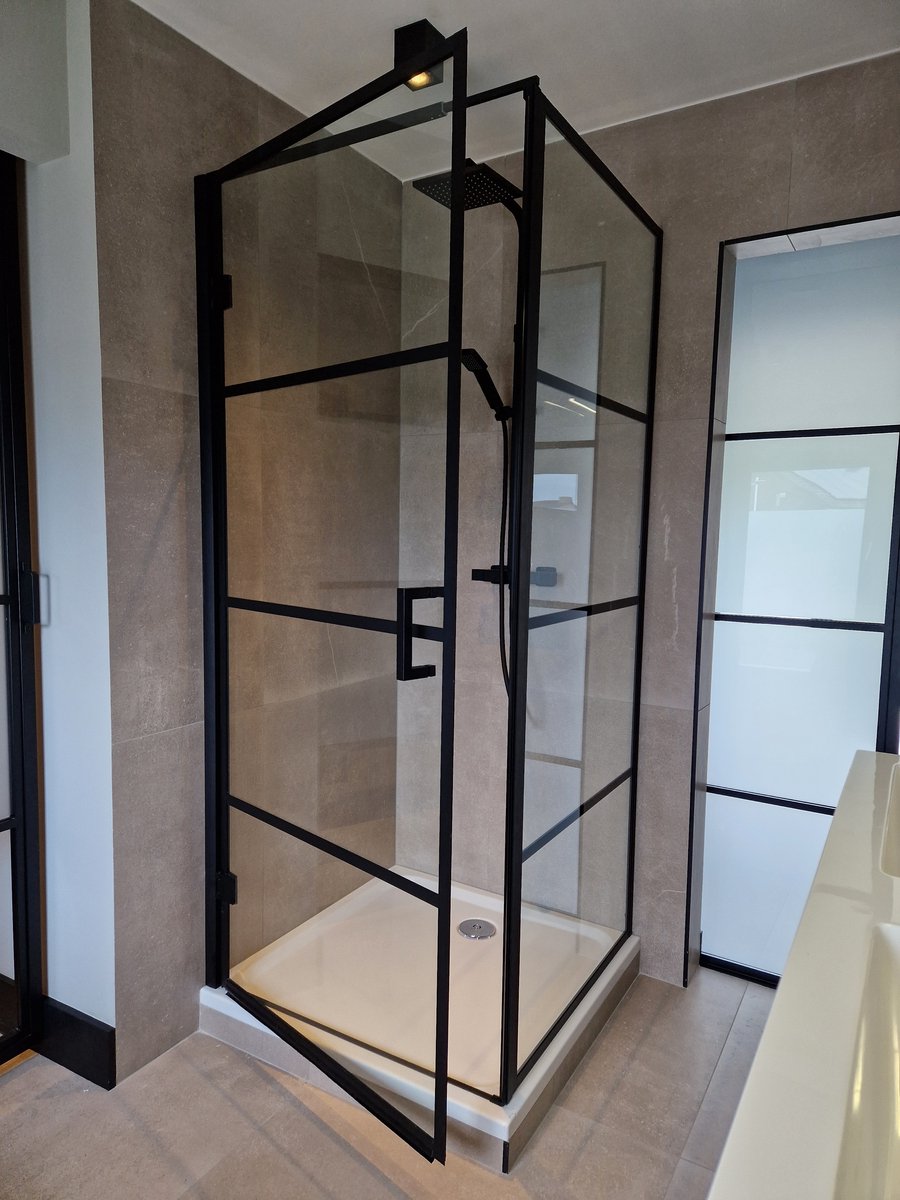 SaniDreams Bronx douchecabine 80x200cm - 4 vlakken - draaideur - douchewand - 8mm Nano glas - inclusief raamwisser