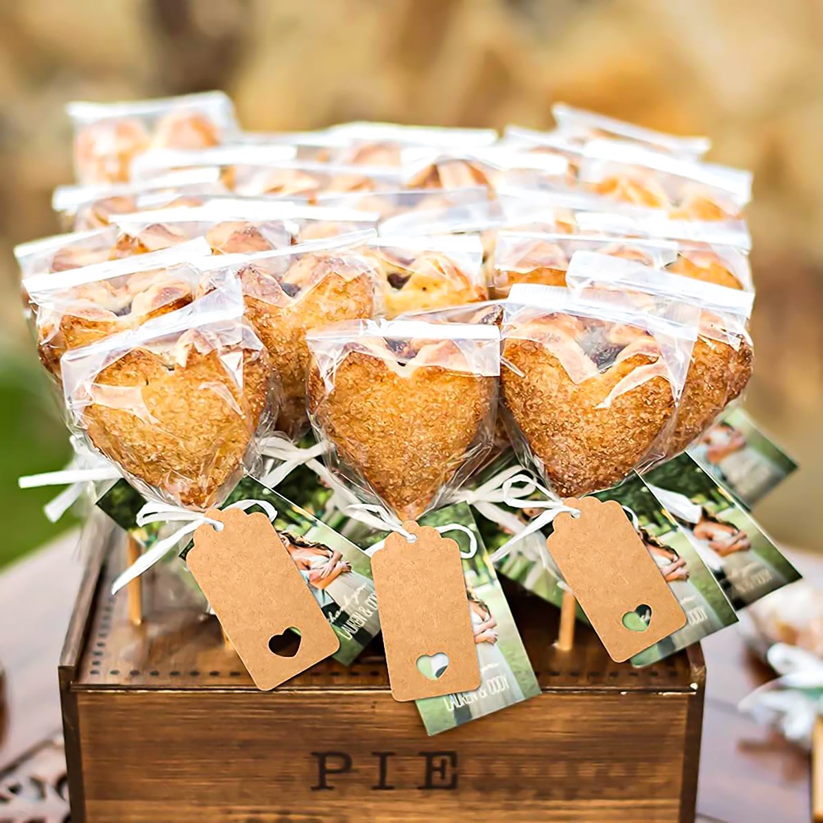 150x Stuks Kraft Karton Labels met 20m Jute Touw - Hart Kartonnen Cadeaulabels met Gaatje en Koord - Bruine, Zwarte & Witte Etiketten - Kraftpapier Naamkaartjes - Blanco Prijskaartjes\Prijslabels met Koortje - 9x4cm — cadeau in Hobby - foto 4