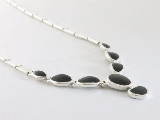 Collier en argent brillant avec onyx