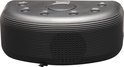 Zwarte wekkerradio van voren gezien, met knoppen aan de bovenkant en een speaker grille.