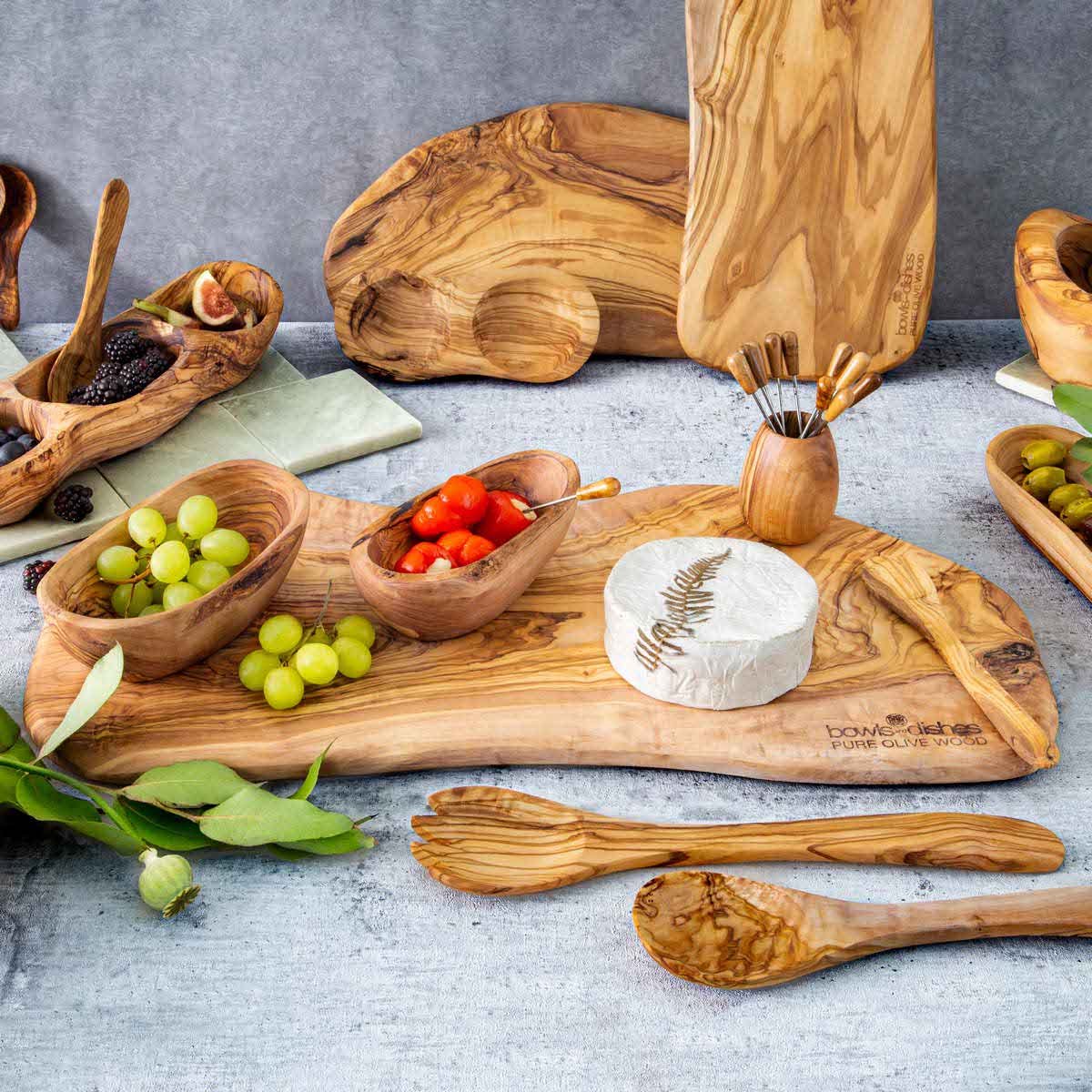 Bowls and Dishes Pure Olive Wood olijfhouten Borrelplank Tapasplank