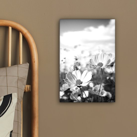 Canvas Schilderij Bloemen - Wei - Paars - Gras - Wit - Wolken - Blauw - 20x30 cm - Wanddecoratie