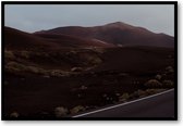 Rustende Reuzen - Lanzarote's Natuurlijke Monumenten - Eenvoud van de Elementen - Fotoposter 60x40 met Lijst