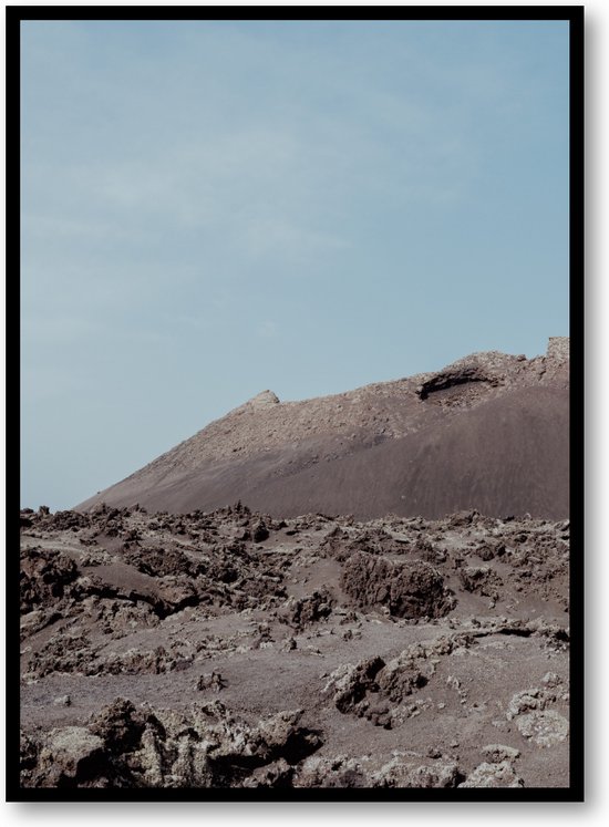 Sereen Vulkanisch Canvas - Lanzarote's Stille Pracht - Minimalistisch Vulkanisch - Fotoposter 50x70 met Lijst