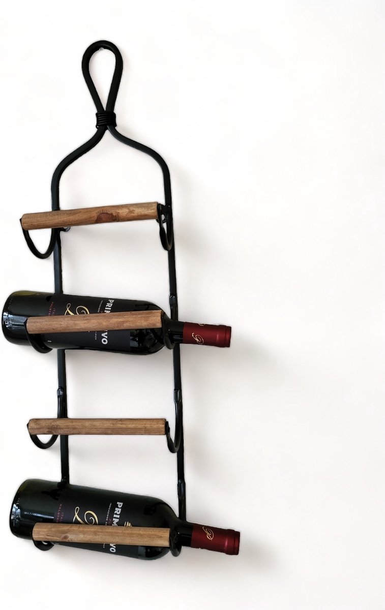 Wijnrek Muur hangend metaal zwart met houten randen voor 4 flessen. Afmetingen 18x12x70 cm.