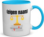 Akyol - advocaat weegschaal (met eigen naam) koffiemok - theemok - blauw - Advocaat - advocaten - mok met eigen naam - leuk cadeau voor iemand die advocaat is - cadeau - kado - 350 ML inhoud