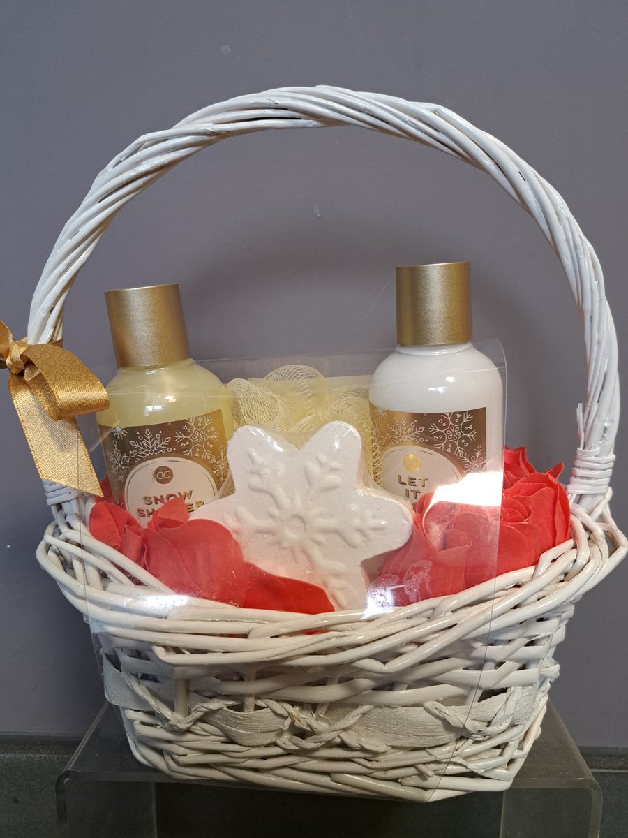 Goedkoopste geschenk mand douche gel - body lotion - mesh spons - zeeproosjes - leuk geschenk - moeder dag - kerst kado - verjaardag