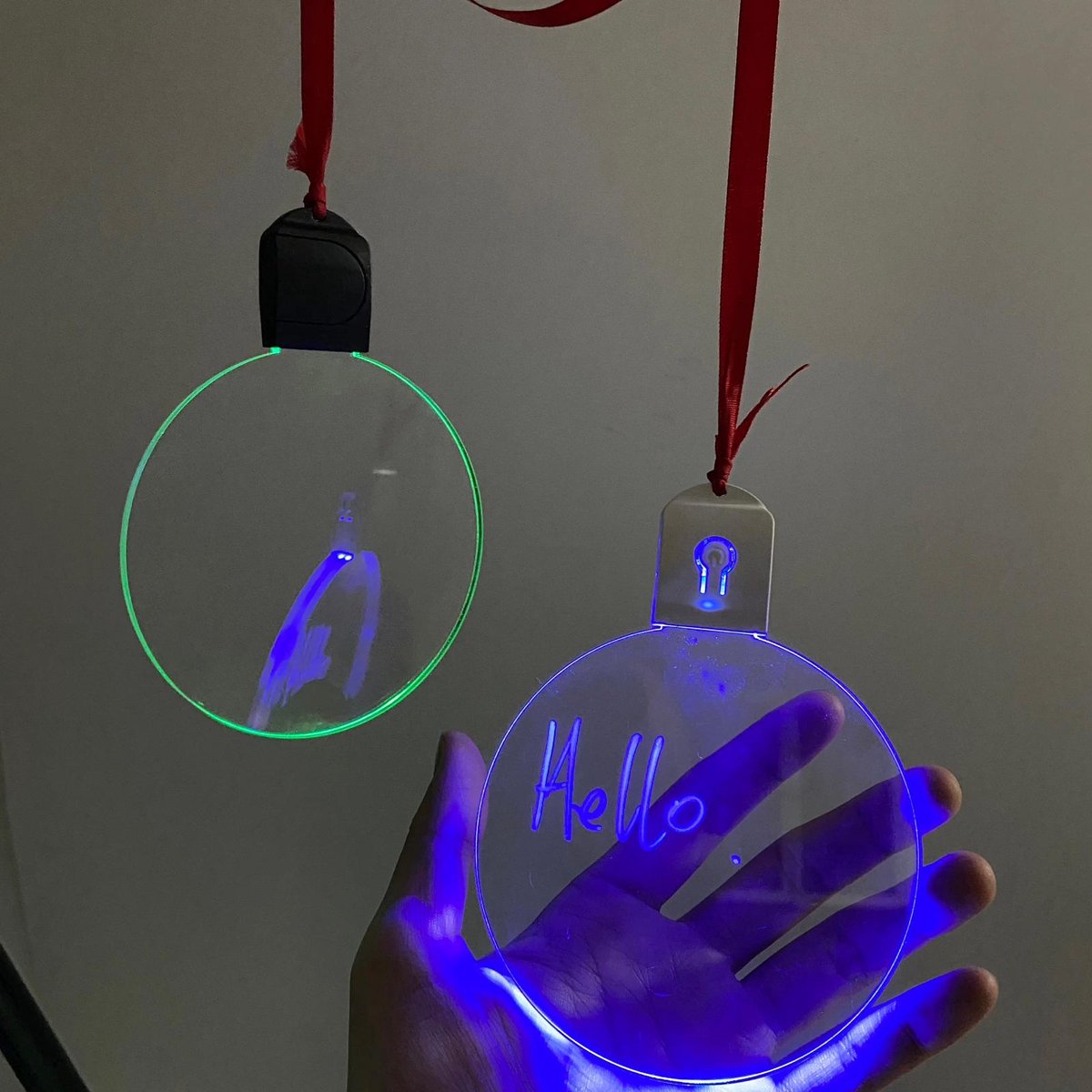 Giftpoint Kersthanger - Kerstbal - Verlichtende Kersthanger - Kerstcadeau - Kerst - Kerstverlichting - Kerstversiering - Kerst Decoratie - Kerstverlichting Led - Decoratieve Accessoires Giftpoint Kersthanger - Kerstbal - Verlichtende Kersthanger - Kerstcadeau - Kerst - Kerstverlichting - Kerstversiering - Kerst Decoratie - Kerstverlichting Led - Decoratieve Accessoires - Image 1