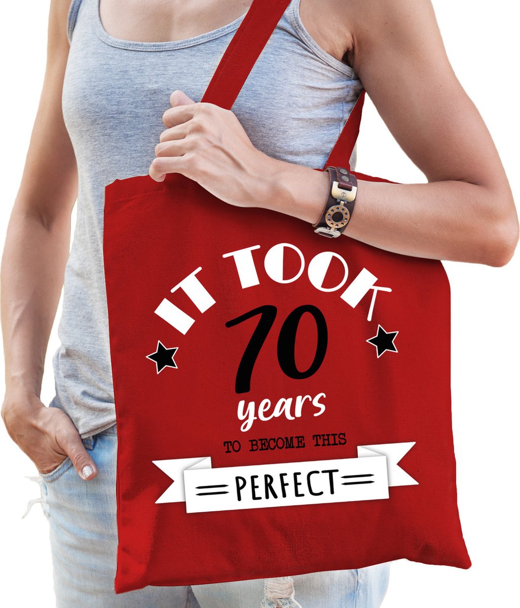 Bellatio Decorations cadeau tas dames - 70 en perfect - rood - katoen - 42 x 38 cm - zeventig