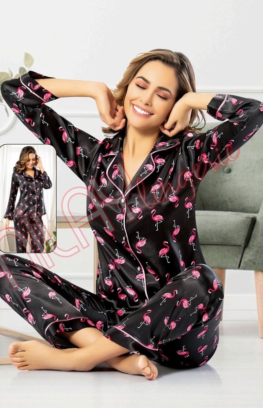 Satijn Dames 2- Delige -Pyjama- Luxe Pyjamaset- Nachtkleding Zwart Met Flamingo Print Maat M