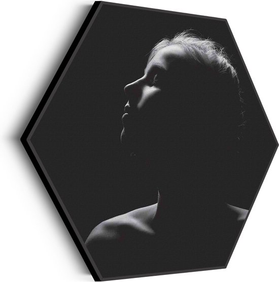 Akoestisch Schilderij Mooie Vrouw Wegkijkend Hexagon Basic L (100 X 86 CM) - Akoestisch paneel - Akoestische Panelen - Akoestische wanddecoratie - Akoestisch wandpaneel