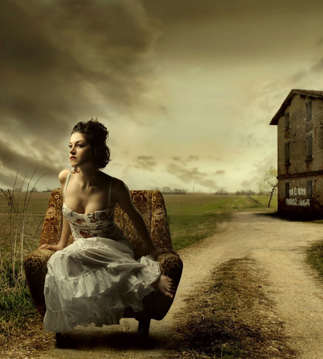 Fotobehang - Girl on Armchair 225x250cm - Vliesbehang