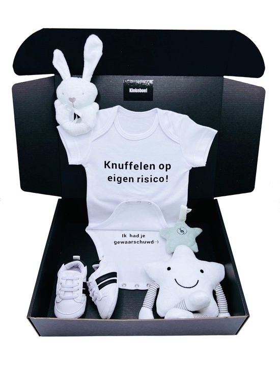 Kraamcadeau unisex met romper, muziekmobiel, babysneakers en rammelaar - cadeau zwangerschap, kan ook rechtstreeks als cadeau worden verstuurd van Nanami — afbeelding 2