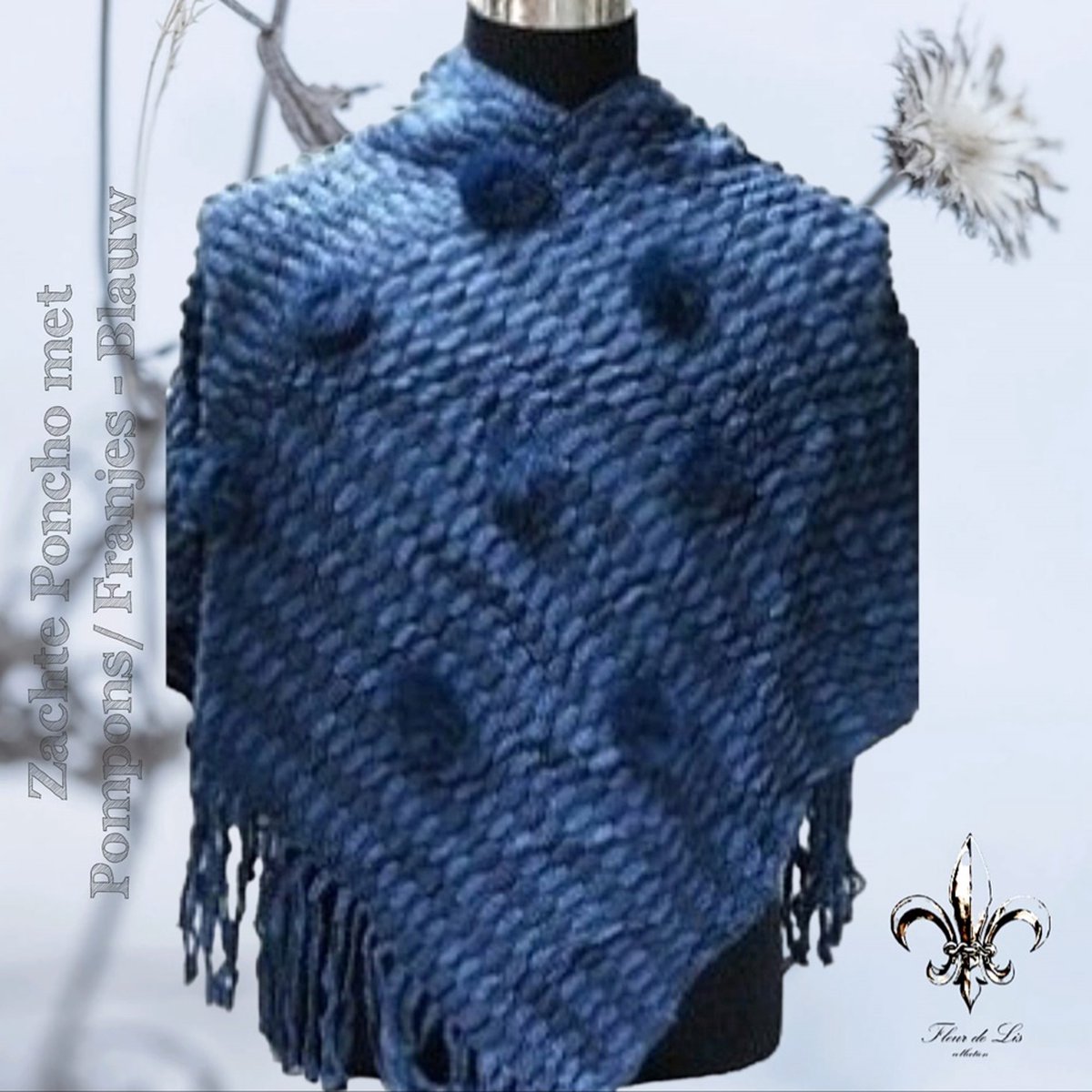 Fleur de Lis - Soft Touch Poncho met pompons en franjes - Faux Fur - 90x90 Blauw / Kobalt - volwassenen jeugd - dames - casual - feest