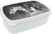 Broodtrommel Wit - Lunchbox Paarden - Dieren - Zwart - Wit - Portret - Brooddoos 18x12x6 cm - Brood lunch box - Broodtrommels voor kinderen en volwassenen