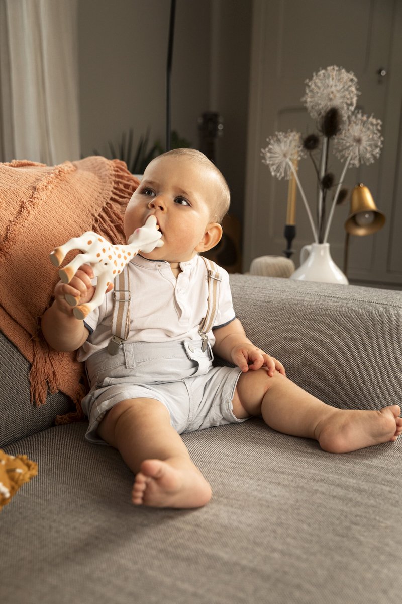 Sophie de giraf - Bijtspeeltje - Bijtspeelgoed - Baby speelgoed - Kraamcadeau - Babyshower cadeau - In wit/rood geschenkdoosje - 100% natuurlijk rubber - Vanaf 0 maanden - 17 cm - Beige/Bruin — afbeelding 6