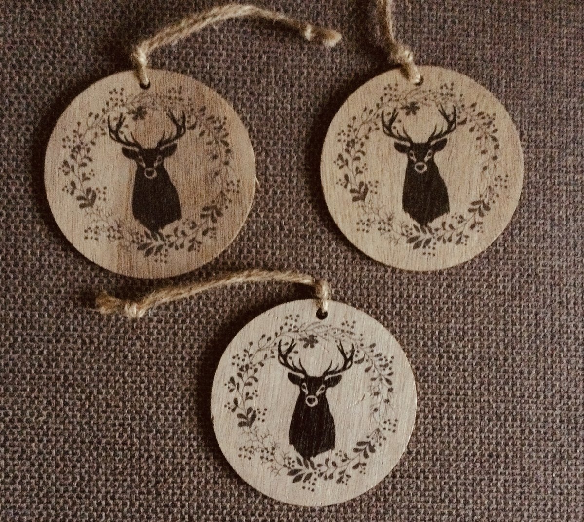 Houten ronde hanger - Rudolph - Rudolf - hertje - winter - kerst - 3 stuks