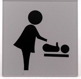 Baby kleedruimte pictogram Deurbordje helder acrylaat - 100 mm x 100 mm - Bevestiging 3M plakstrip - Promessa-Design.