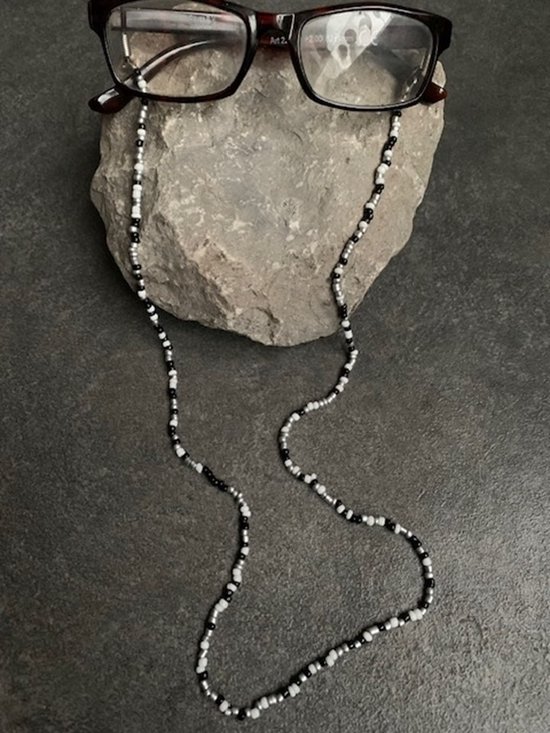 Trendy brillenkoord - kralen - zwart/wit - handmade with love - uniek - gifts - brillenketting