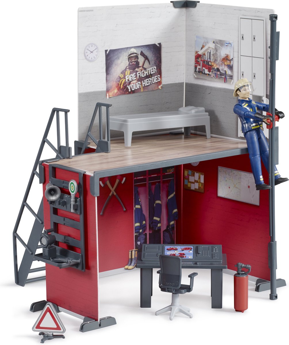 Bruder - Bworld - brandweerkazerne met brandweerman - 62702 - Schaal 1:16