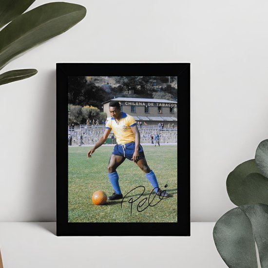 Pelé Ingelijste Handtekening – 15 x 10cm In Klassiek Zwart Frame – Gedrukte handtekening – Brazilië - Edson Arantes do Nascimento