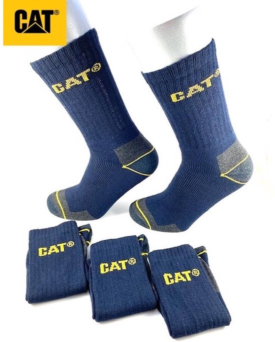 Een set van drie donkerblauwe Caterpillar werksokken, met een CAT logo op de kuit en grijze versteviging bij de hiel en teen.