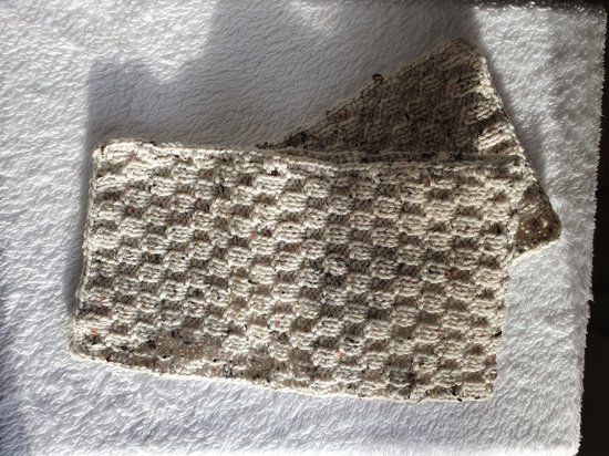 Sjaal-baby-winter-afm:18x85cm-beige tweedlook-handgemaakt-(Sweet baby Bedstraw)