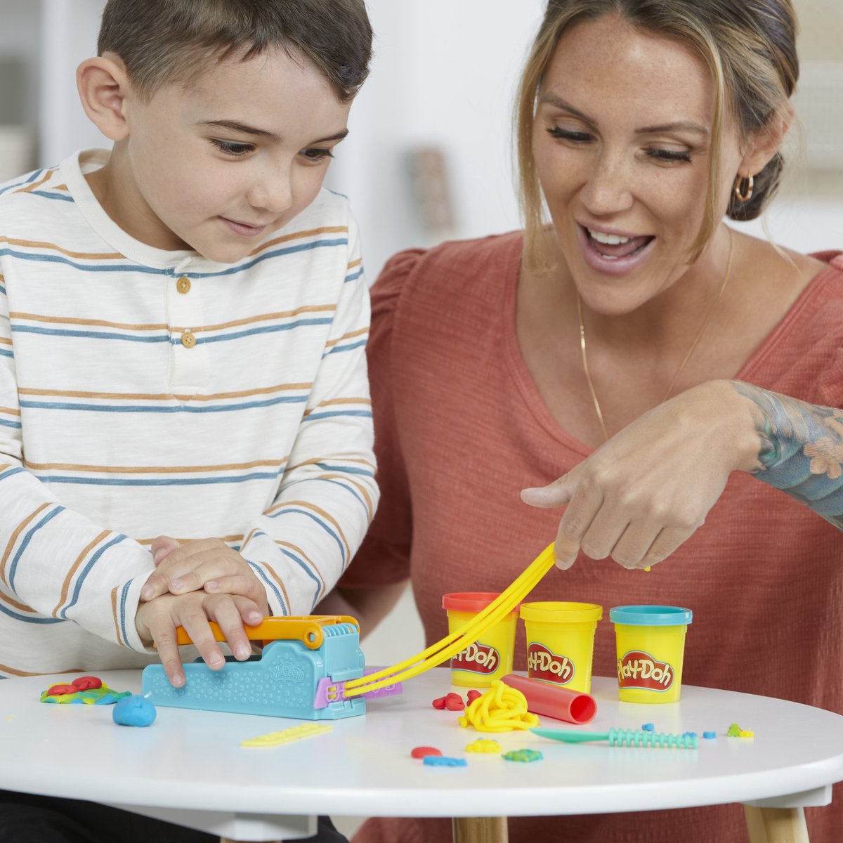 Play-Doh Fun Factory Start Set Speelset - Boetseerklei - Inclusief 3 Play-Doh potjes - Knutselen voor kinderen — afbeelding 4