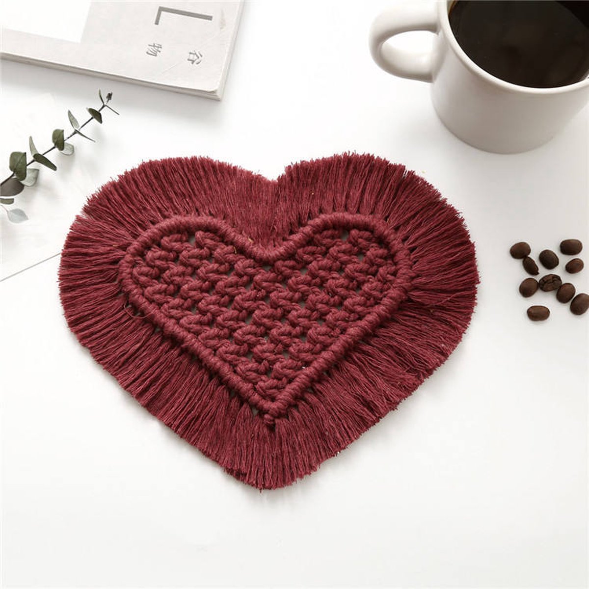 Macrame Onderzetter voor Glazen - Kaarsenhouder - Hart Vorm - 15 bij 15 cm - Rood