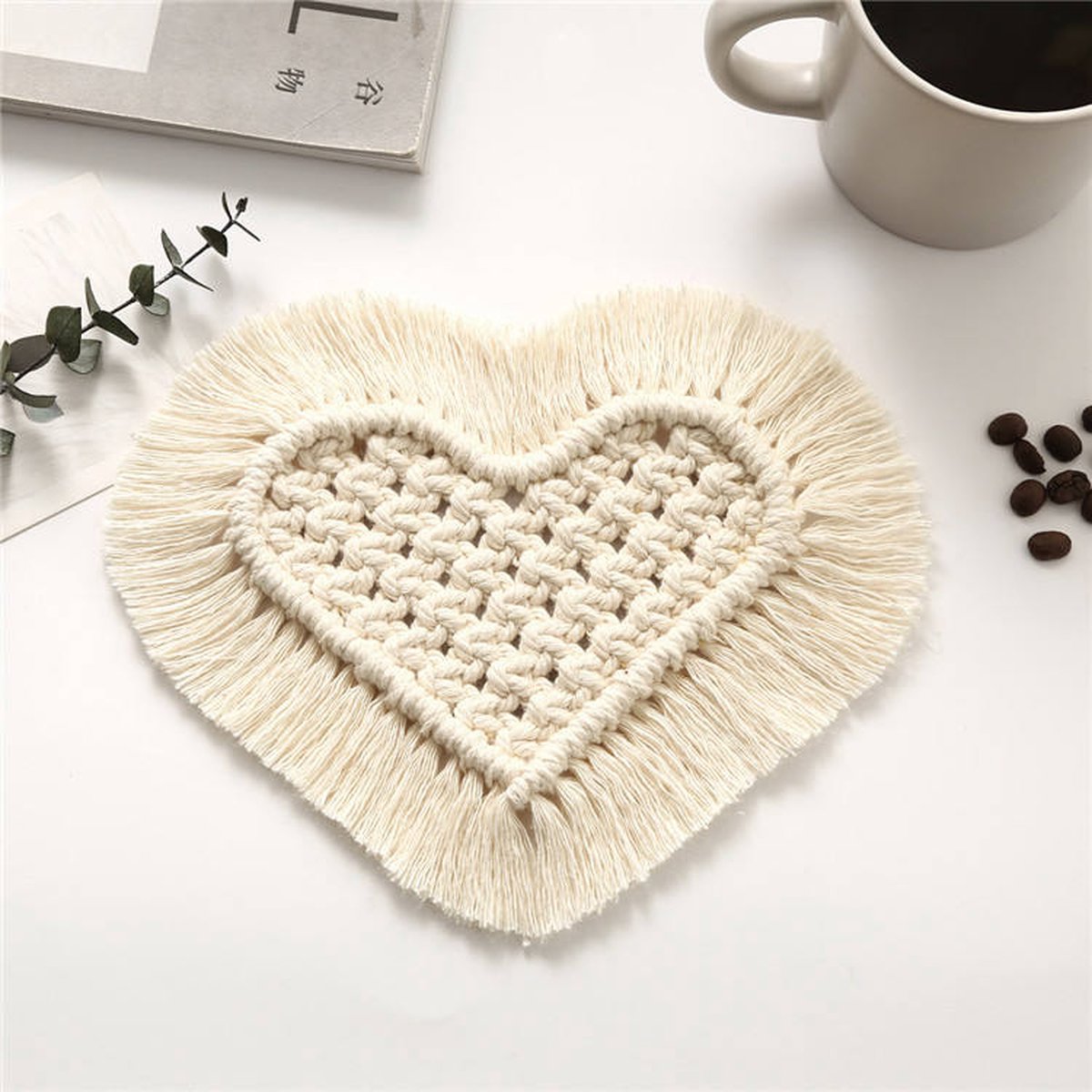 Macrame Onderzetter voor Glazen - Kaarsenhouder - Hart Vorm - 15 bij 15 cm - Wit