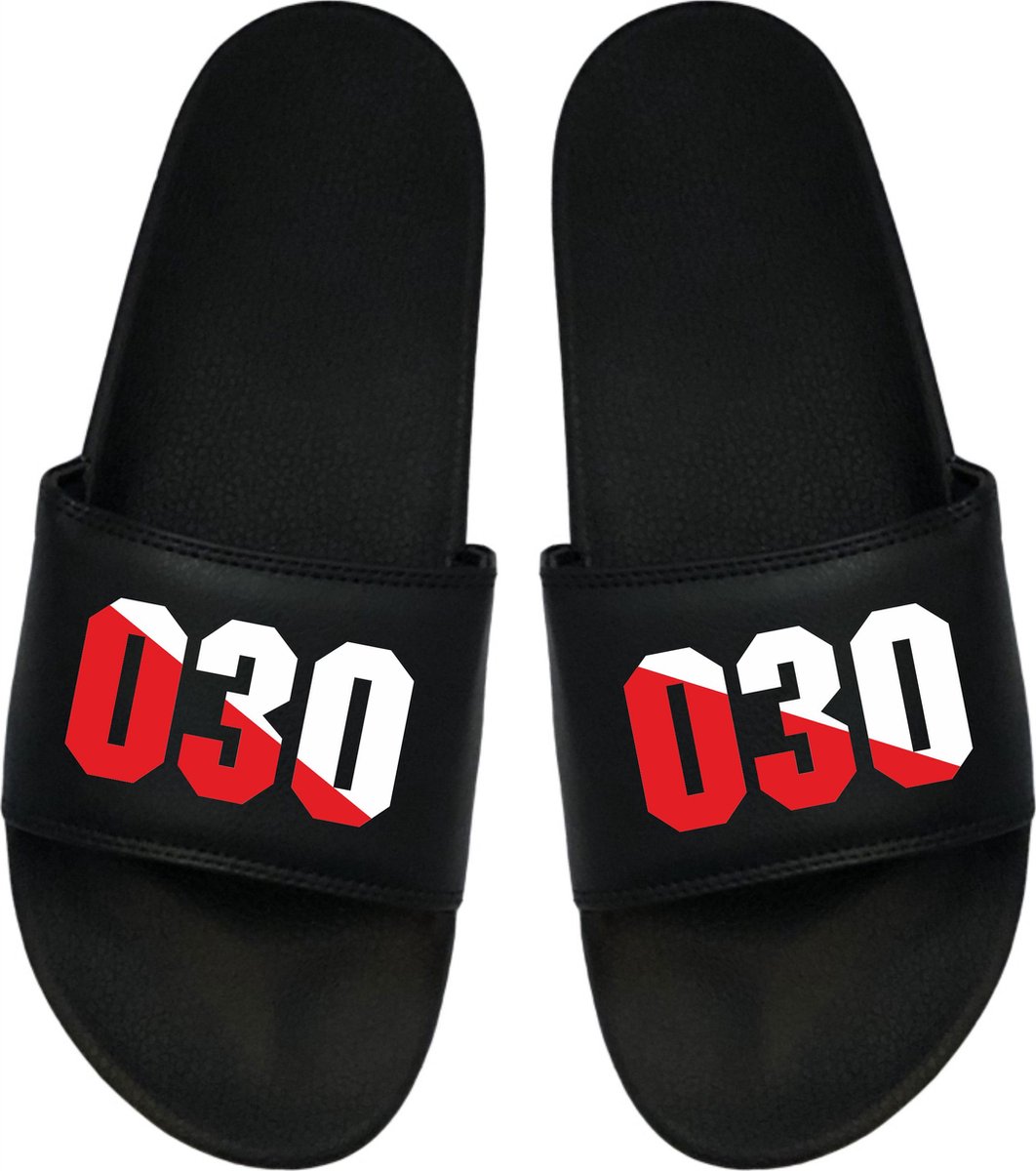 Cadeau Sint - Cadeau Kerst - Cadeau Utreg - FC Utrecht - Badslippers - 030 - Cadeau Badslippers 35