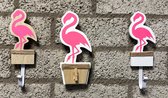 Decoratieve houten wandhaak "flamingo" - Set van 3 stuks - Houtkleurig + roze - hoogte 22 x 6.5 x 1 cm - Woonaccessoires - Wandhaken - Flamingo's