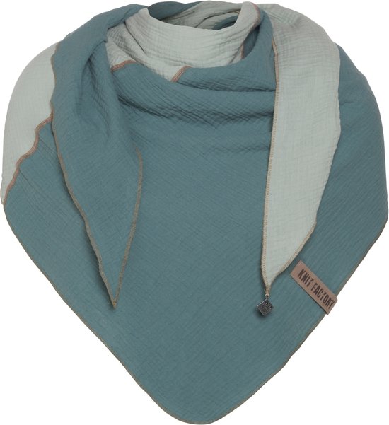 Knit Factory Fay Gebreide Omslagdoek - Driehoek Sjaal Dames - Katoenen sjaal - Zomersjaal - Luchtig en zacht - Zomer stola - Stone Green/Vintage Green - Groen - Duurzaam - 190x85 cm - 100% Biologisch katoen